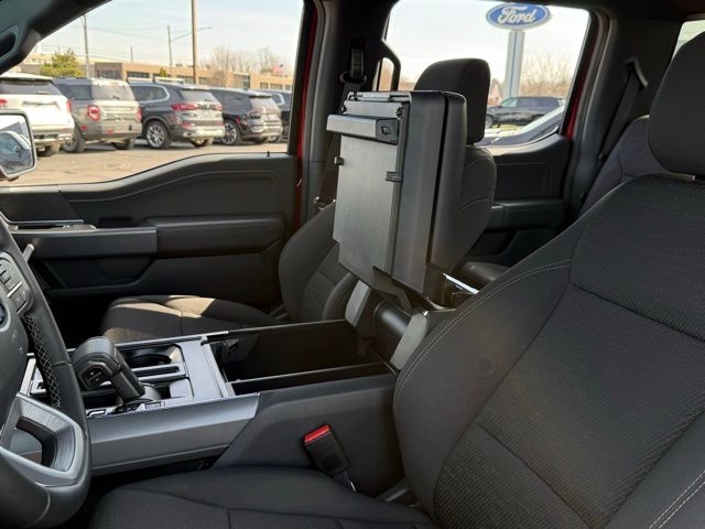 2025 Ford F-150 XLT - Photo 32