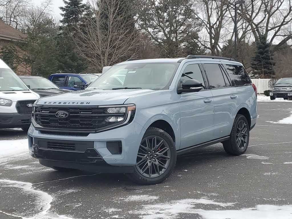 2025 Ford Expedition Platinum's photo