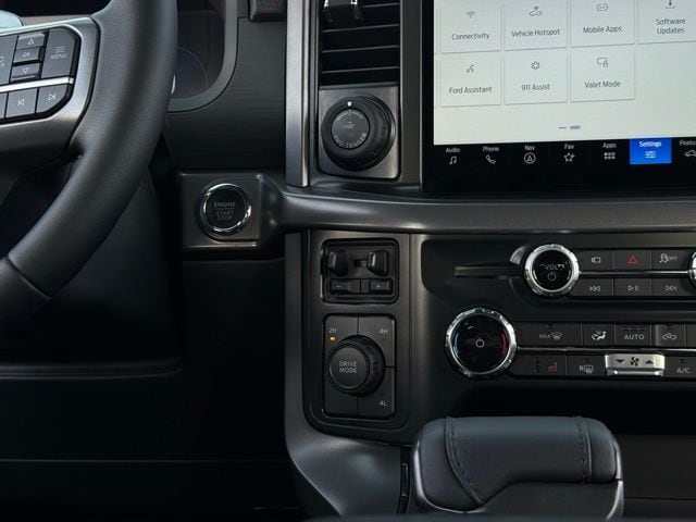 2025 Ford F-150 XLT - Photo 30