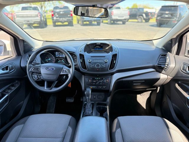 Used 2018 Ford Escape SE with VIN 1FMCU9GD2JUA88599 for sale in Fenton, MI