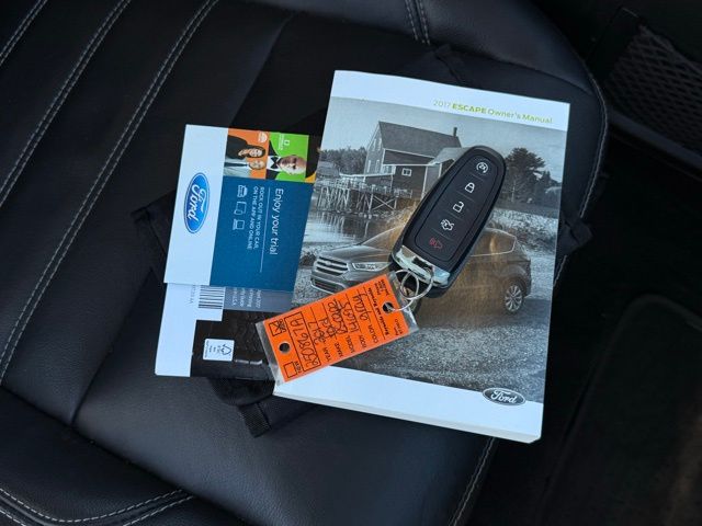 2017 Ford Escape Titanium photo 4