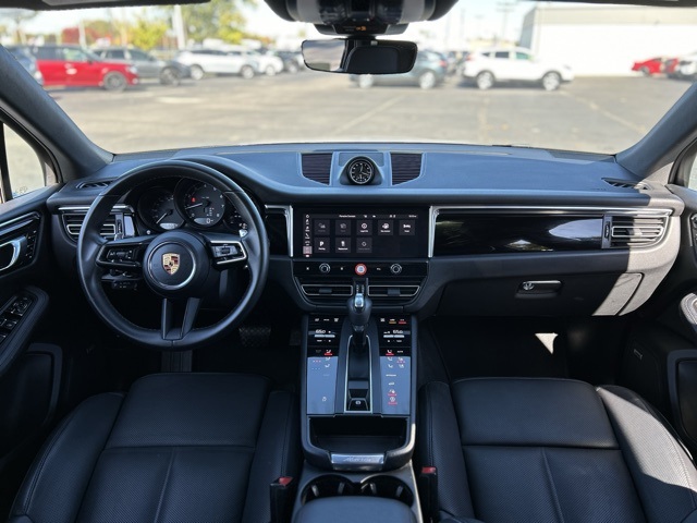 Certified 2022 Porsche Macan Base with VIN WP1AA2A58NLB01881 for sale in Fenton, MI