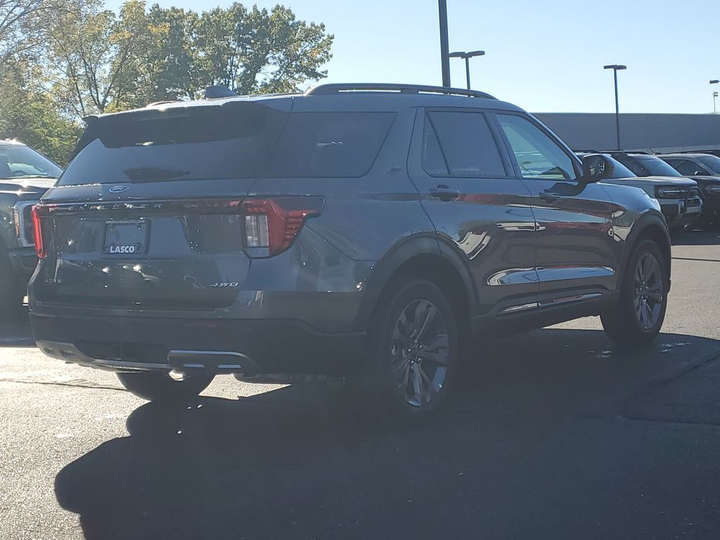2026 Ford Explorer photo 4