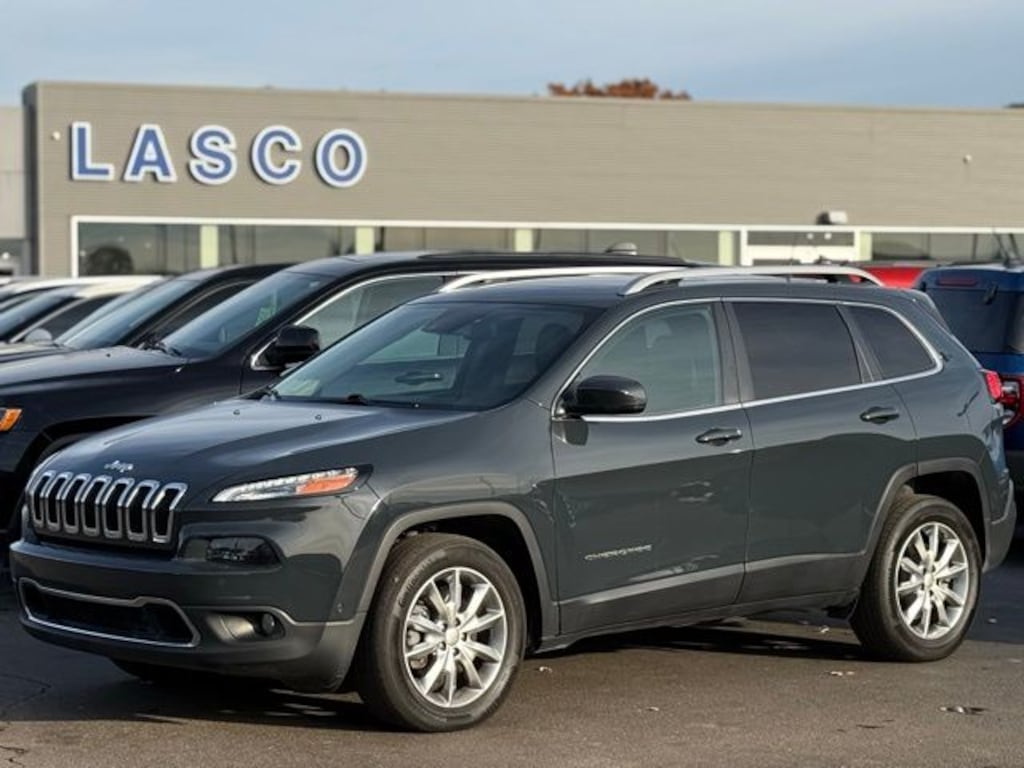 Used 2018 Jeep Cherokee Limited SUV