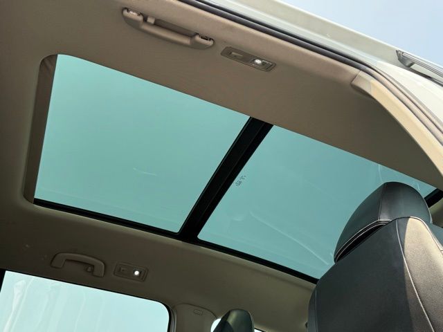 2023 Volkswagen Atlas SEL photo 3