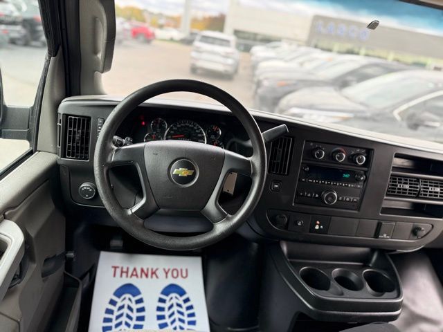 2016 Chevrolet Express 2500 Work Cargo Van photo 4