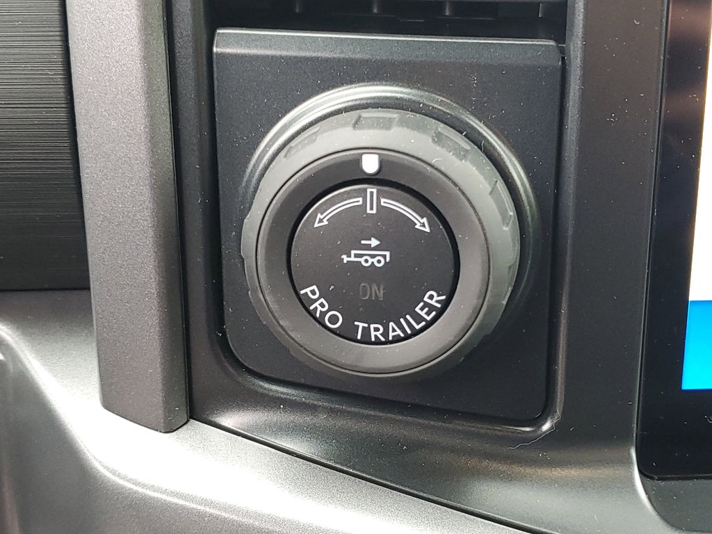 2025 Ford F-150 XLT - Photo 16