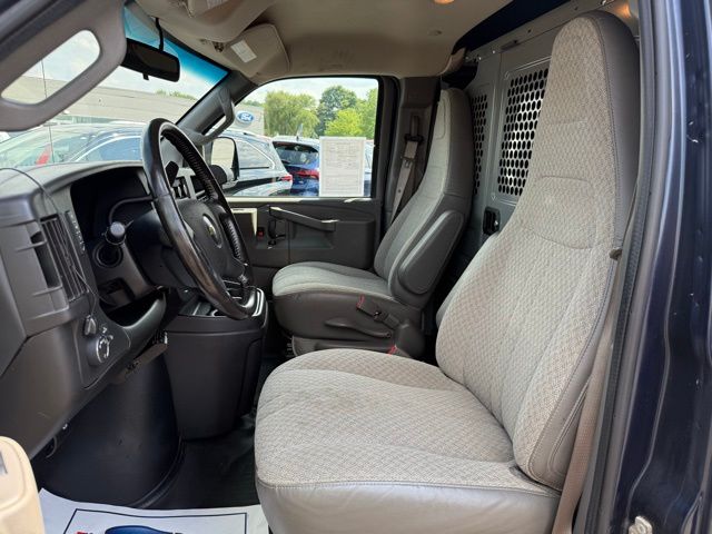 2020 Chevrolet Express 2500 Work Cargo Van photo 2