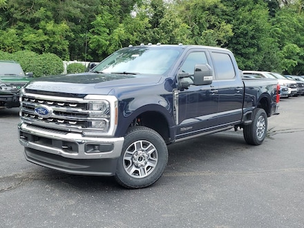 2025 Ford Super Duty F-350 Lariat TRUCK