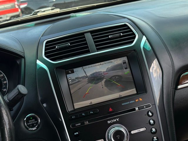 2016 Ford Explorer Platinum photo 4