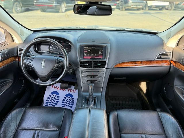 2013 Lincoln MKT EcoBoost photo 3