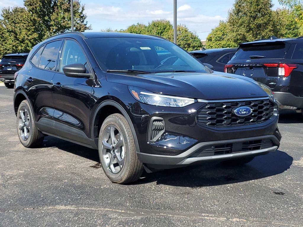 2026 Ford Escape ST-Line photo 3