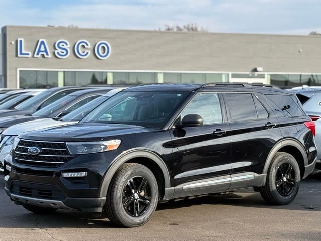 2023 Ford Explorer XLT's photo
