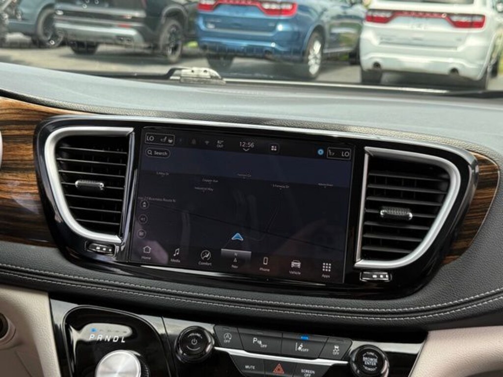 Certified 2023 Chrysler Pacifica Limited Minivan/Van