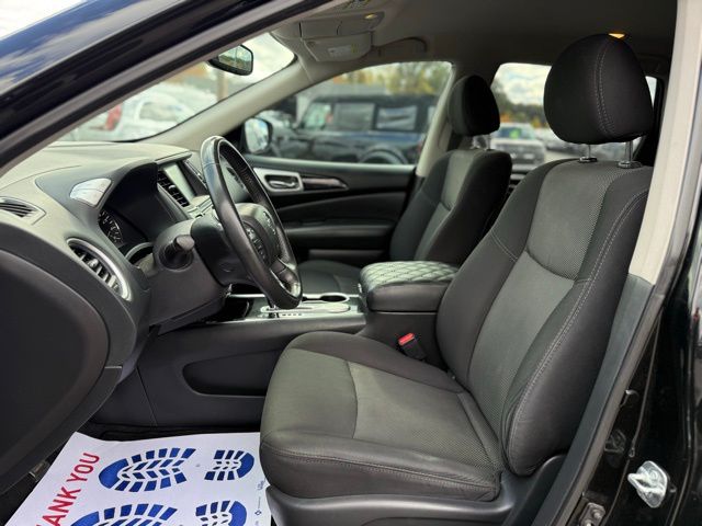 2020 Nissan Pathfinder SV photo 2