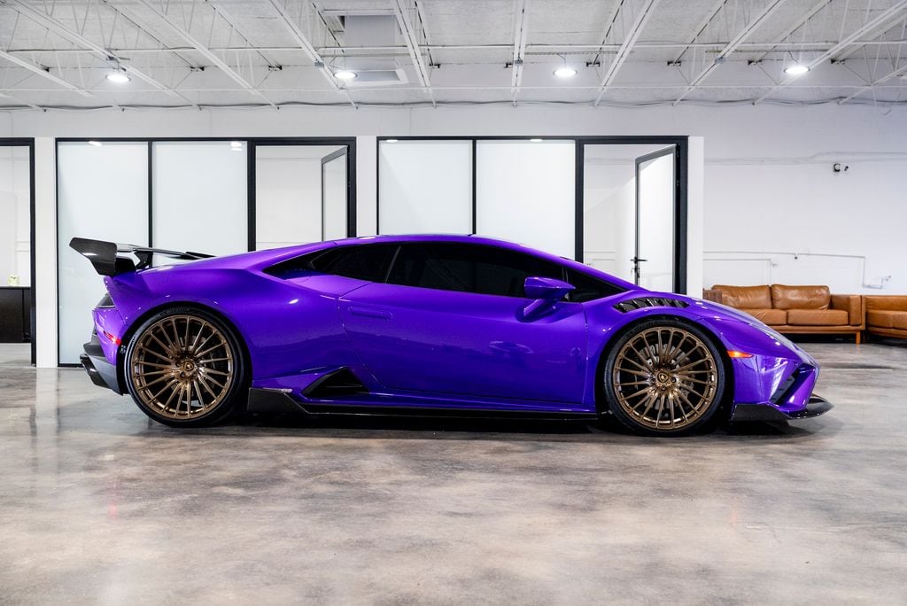 2021 Lamborghini Huracan EVO Coupe's photo