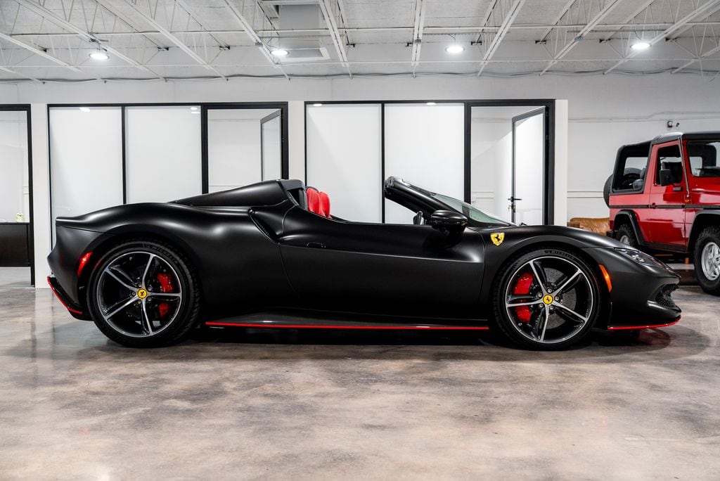 2025 Ferrari 296 GTS's photo