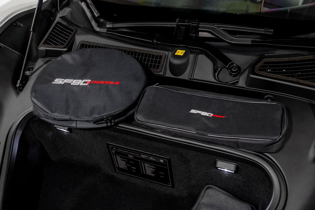 2022 Ferrari SF90 Base - Photo 73