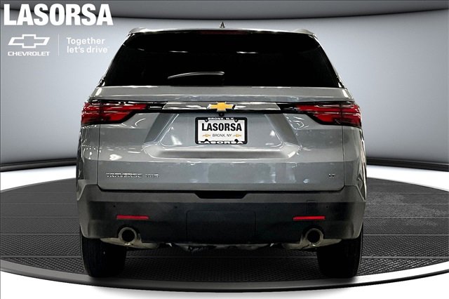 2023 Chevrolet Traverse Leather photo 2