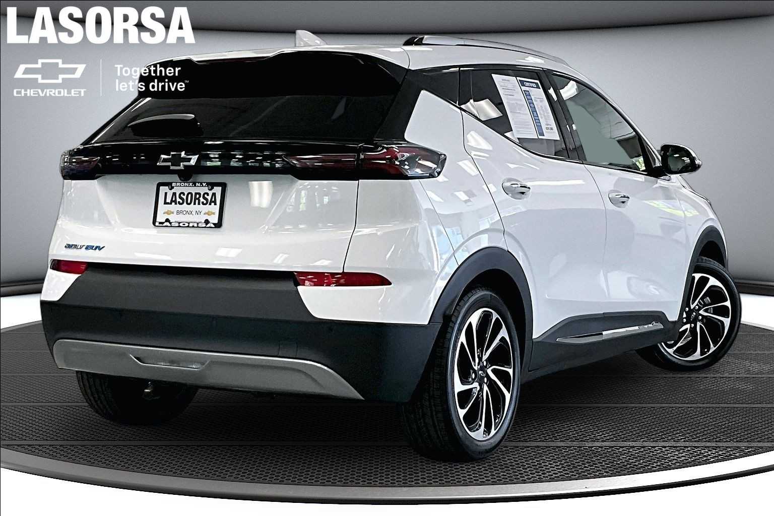 Used 2022 Chevrolet Bolt EUV Premier with VIN 1G1FZ6S04N4100031 for sale in Bronx, NY