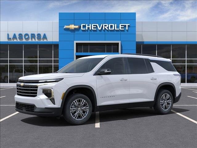 2025 Chevrolet Traverse photo 2