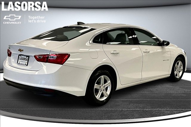 2023 Chevrolet Malibu LS photo 2
