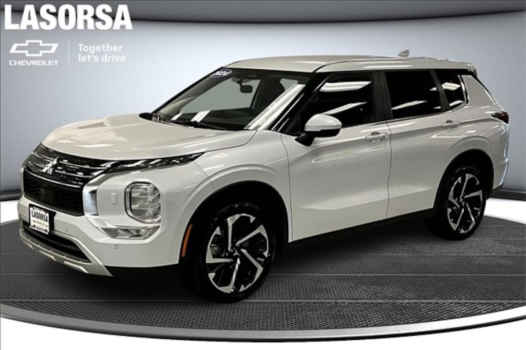 Used 2024 Mitsubishi Outlander SE SUV