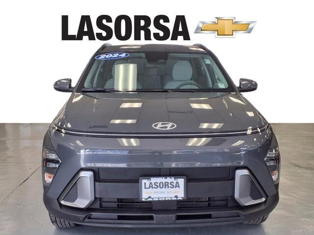 2024 Hyundai Kona SEL photo 2
