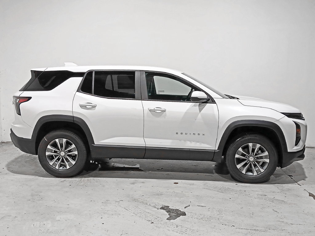 2027 Chevrolet Equinox LT - Photo 7