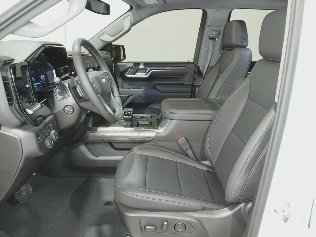 2026 Chevrolet Silverado 1500 LTZ - Photo 9