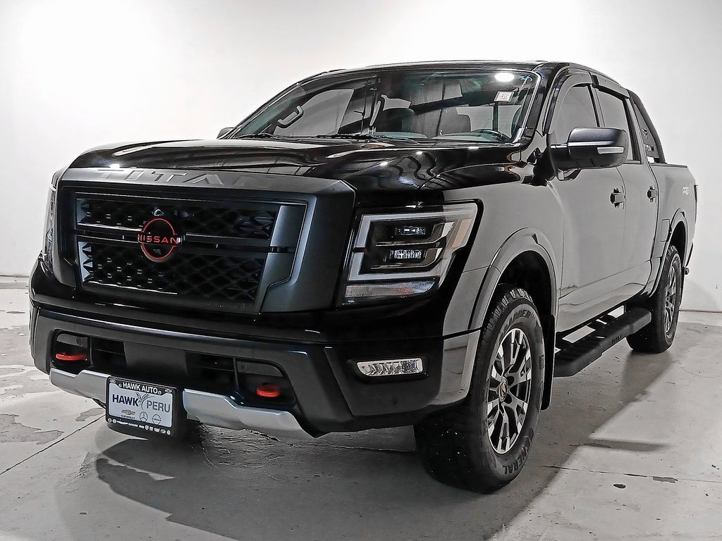 2024 Nissan Titan PRO-4X photo 3