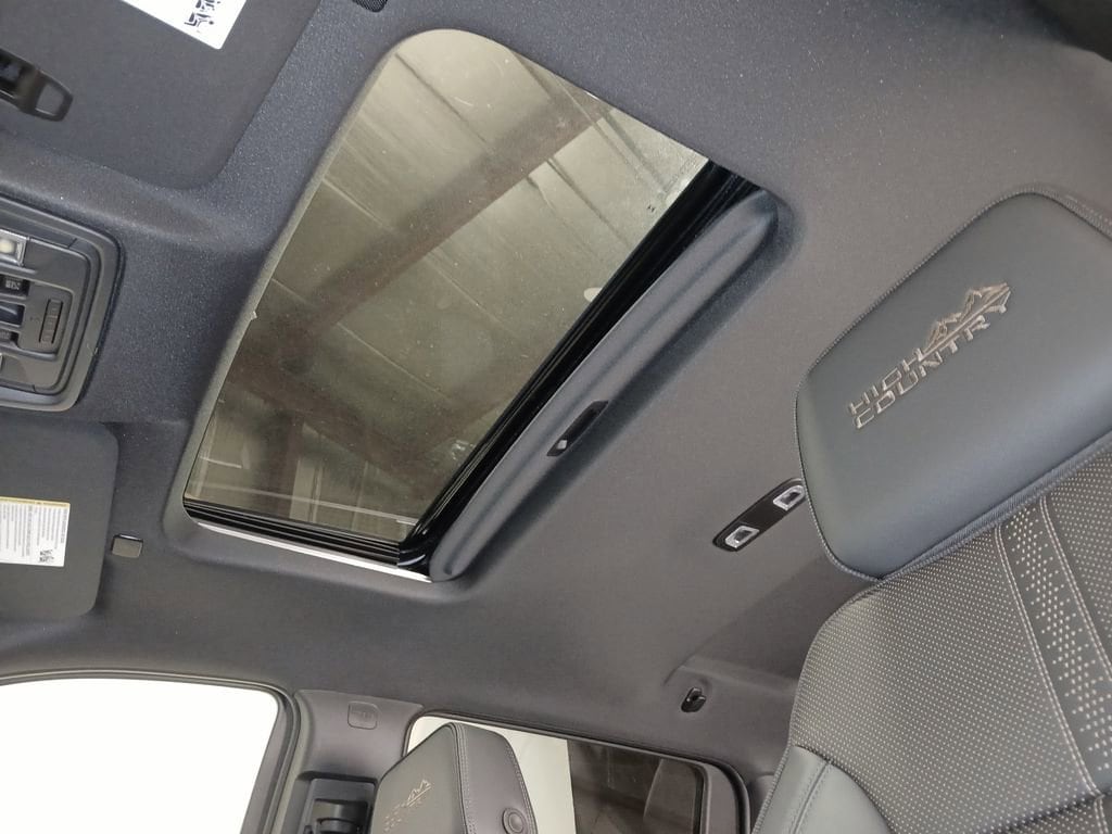 2026 Chevrolet Silverado 1500 High Country - Photo 14