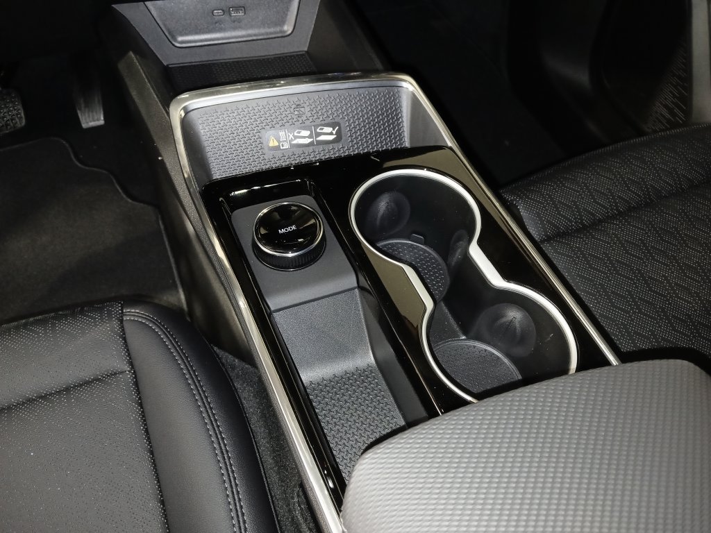 2027 Chevrolet Equinox LT - Photo 19