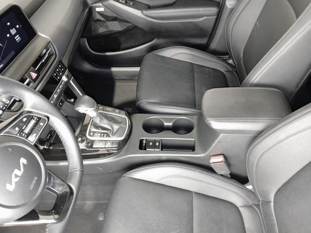 2024 KIA SELTOS - Image 18