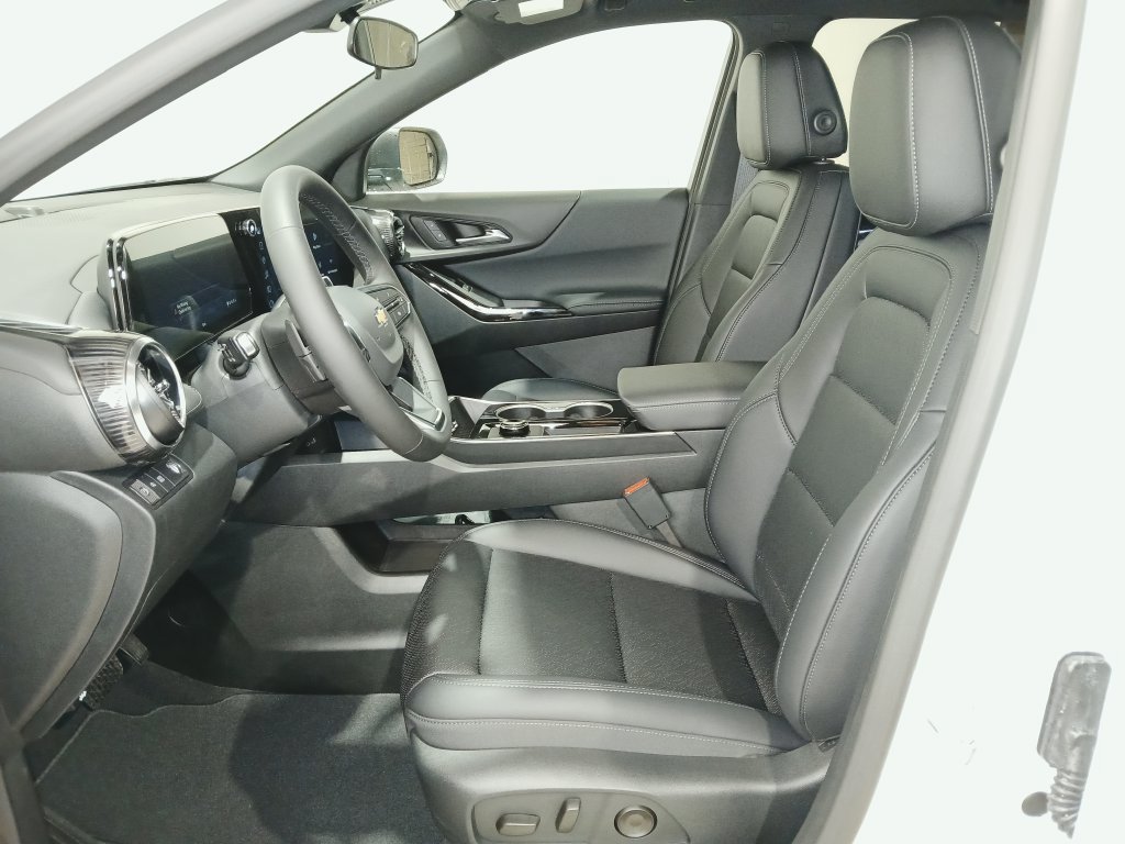 2027 Chevrolet Equinox LT - Photo 10