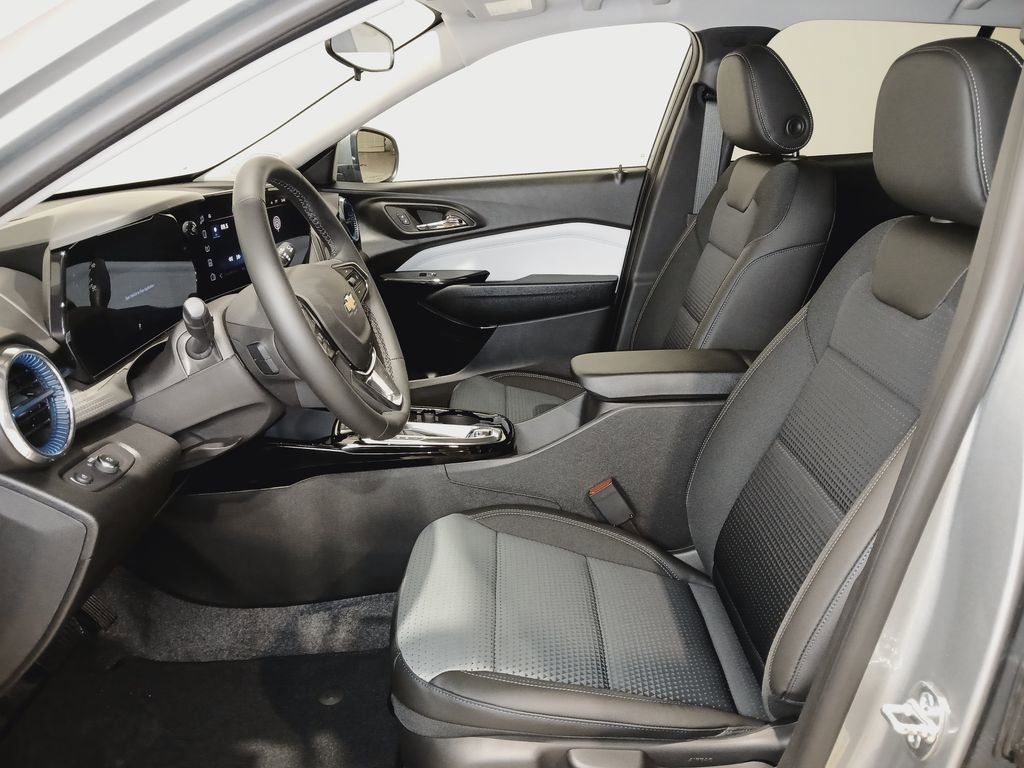2026 Chevrolet Trax LT - Photo 10