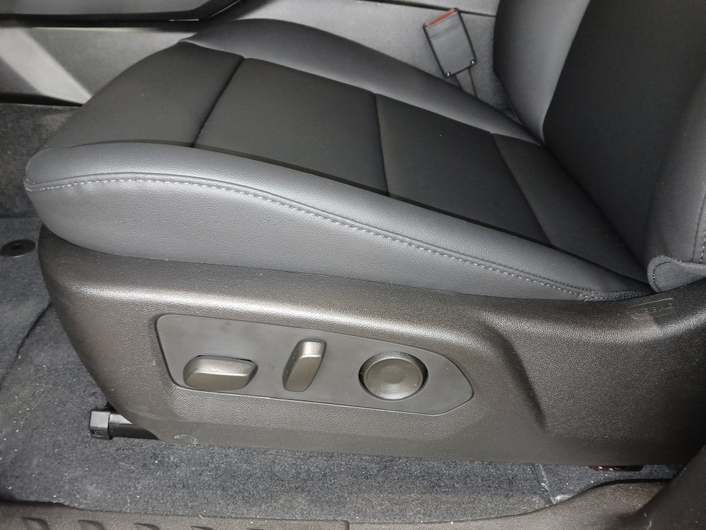 2026 Chevrolet Colorado Trail Boss - Photo 15