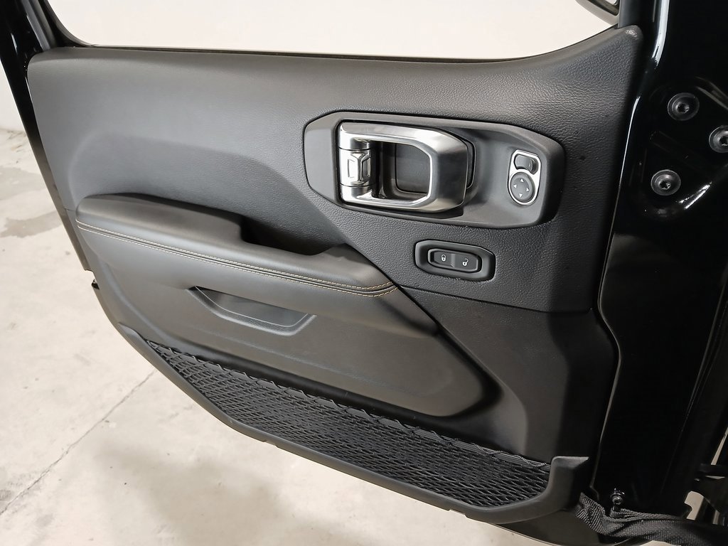 2025 JEEP WRANGLER - Image 30