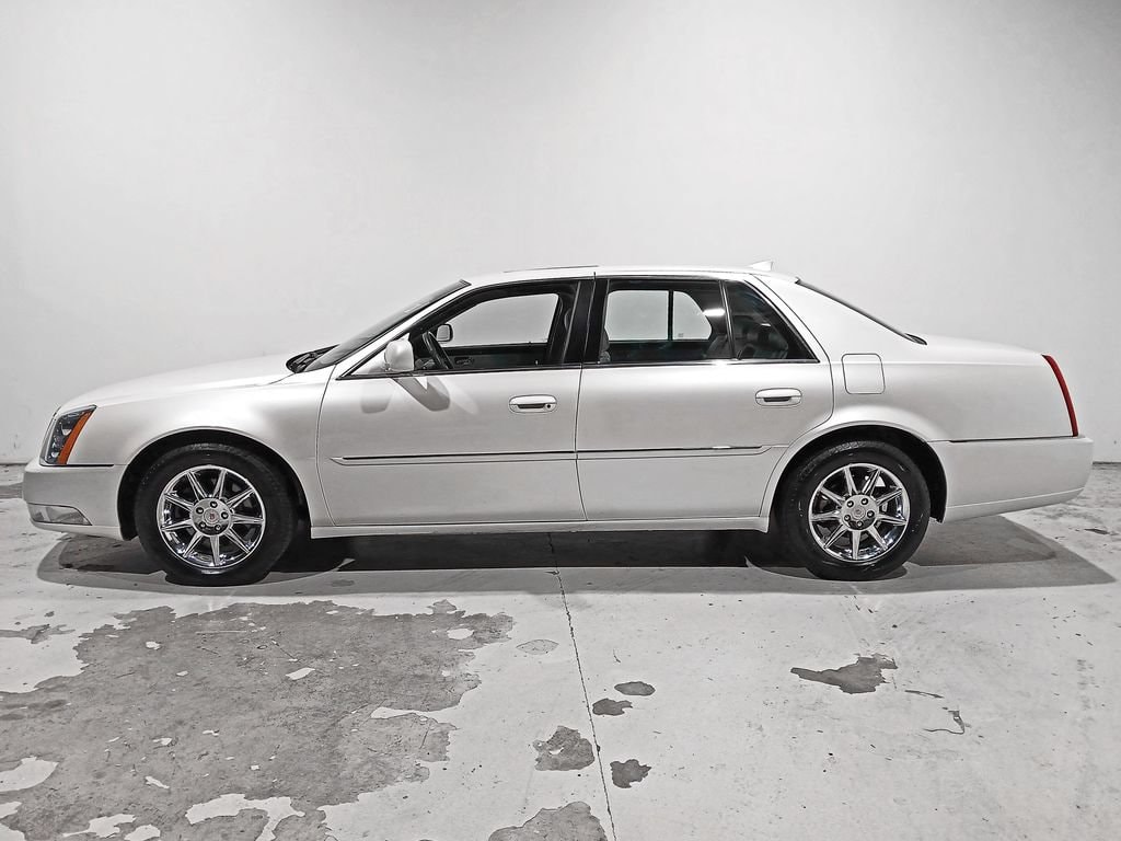 Used 2011 CADILLAC DTS Luxury Collection Car