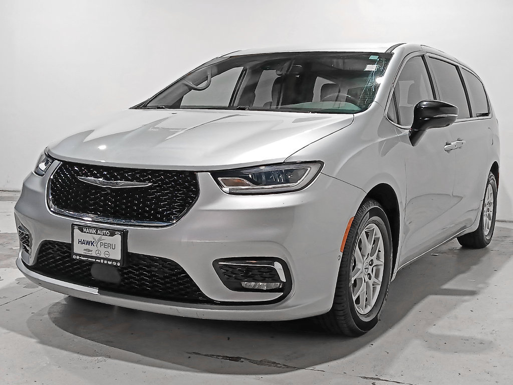 Used 2024 Chrysler Pacifica Touring L