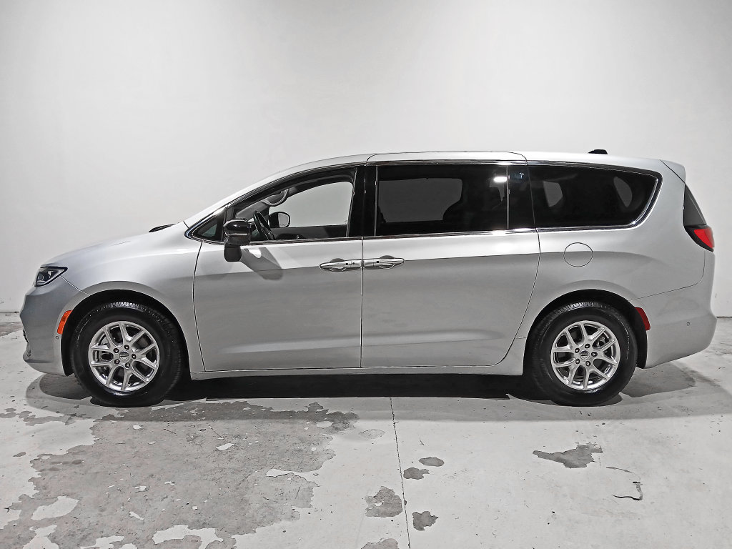 Used 2024 Chrysler Pacifica Touring L