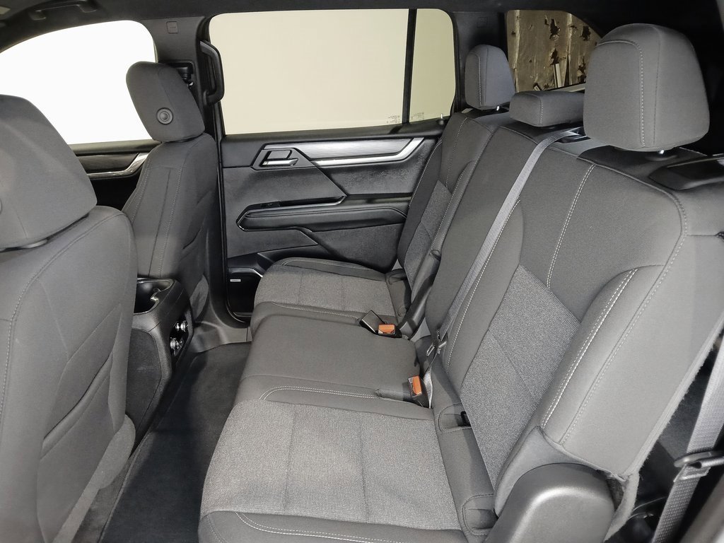 2025 GMC ACADIA - Image 12