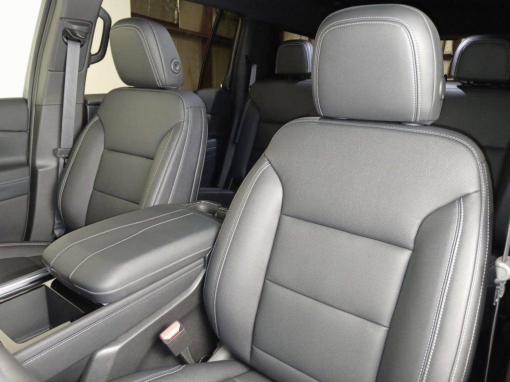2026 Chevrolet Traverse LT - Photo 11