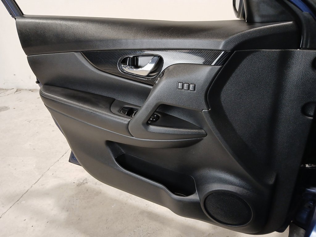 2018 NISSAN ROGUE - Image 35