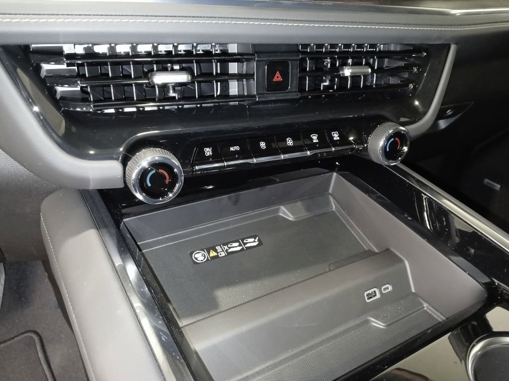 2026 Chevrolet Tahoe Premier - Photo 21