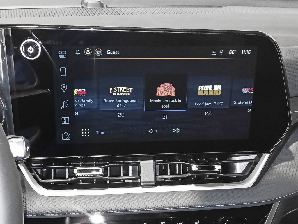 2027 Chevrolet Equinox LT - Photo 23