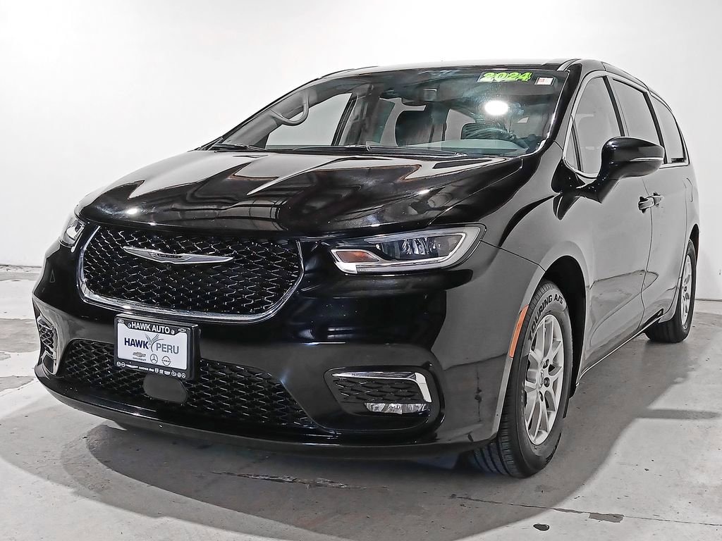 Used 2024 Chrysler Pacifica Touring L