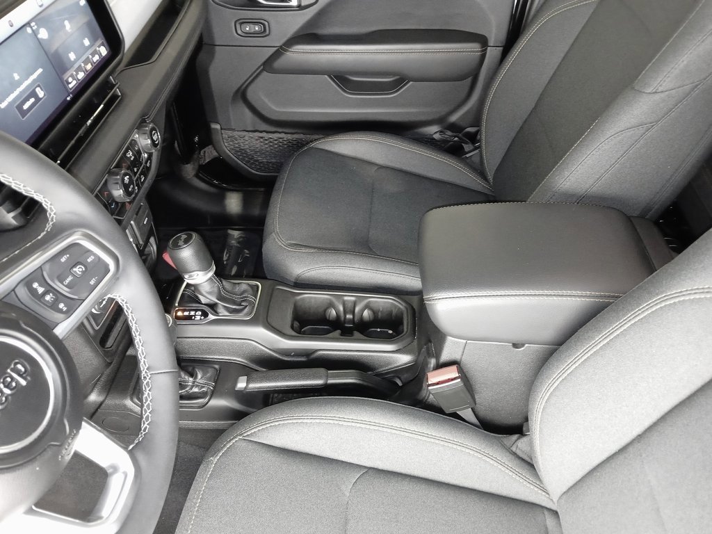 2025 JEEP WRANGLER - Image 17