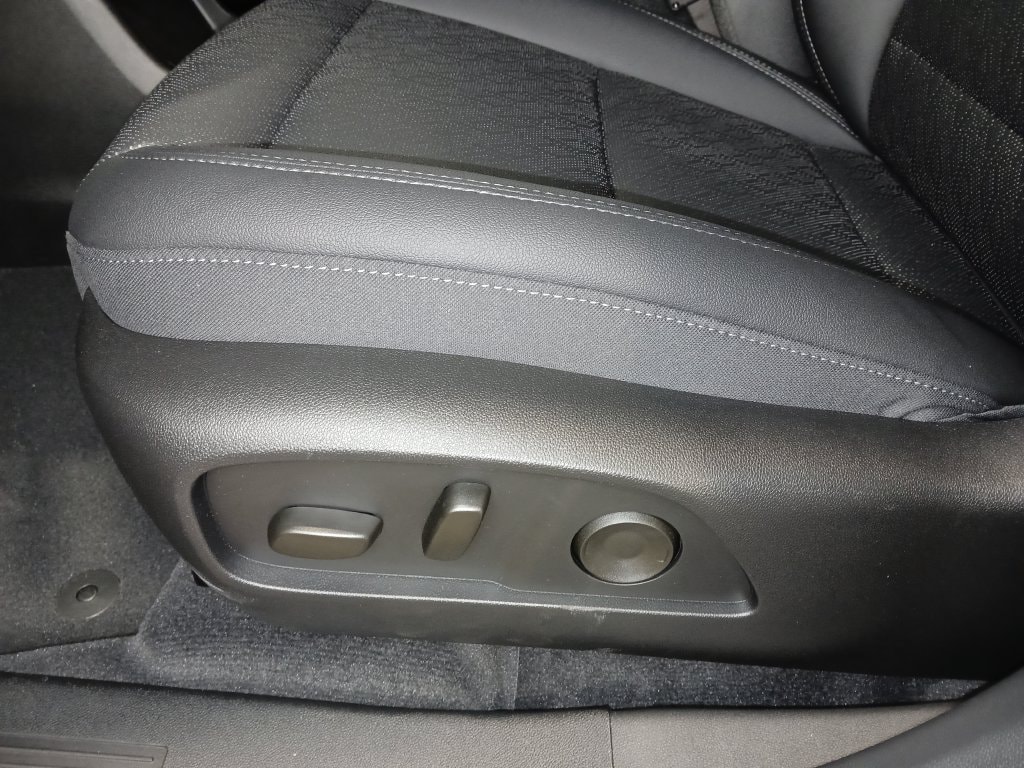 2027 Chevrolet Equinox LT - Photo 16