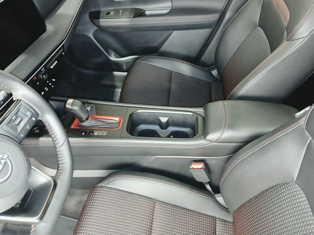 2025 Nissan Kicks SR AWD - Photo 18